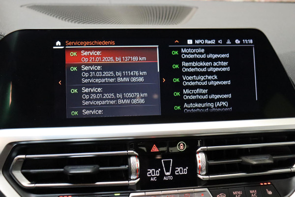 BMW 3 Serie Sedan 318i High Executive Luxury Line Automaat / Live Cockpit Professional / Sportstoelen / Hifi / Leder / Neerklapbare Achterbank / Stoelverwarming / Climate Control / 17 Inch / Sfeerverlichting / LED Chrome Line
