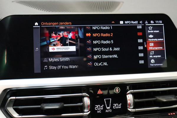 BMW 3 Serie Sedan 318i High Executive Luxury Line Automaat / Live Cockpit Professional / Sportstoelen / Hifi / Leder / Neerklapbare Achterbank / Stoelverwarming / Climate Control / 17 Inch / Sfeerverlichting / LED Chrome Line