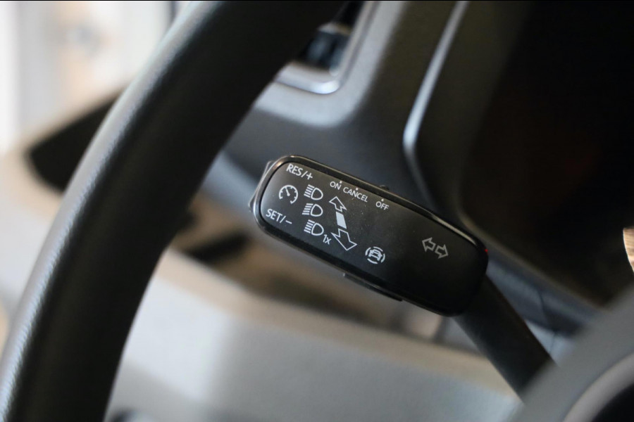 Volkswagen Crafter 35 2.0 TDI L3/H2 140PK AUTOMAAT CAMERA PDC AIRCO NAVI BJ 24 TOPSTAAT ALS NIEUW LEASE V/A 142,- p.m. INRUIL MOG