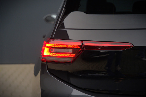 Volkswagen ID.3 First Plus 58 kWh | Stoelverwarming | Stuurverwarming | Camera | Adaptive Cruise Control | Navigatie | Keyless | Parkeersensoren | LED | Apple Carplay | BTW | NAP |