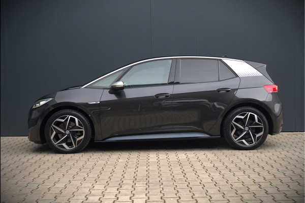 Volkswagen ID.3 First Plus 58 kWh | Stoelverwarming | Stuurverwarming | Camera | Adaptive Cruise Control | Navigatie | Keyless | Parkeersensoren | LED | Apple Carplay | NAP |