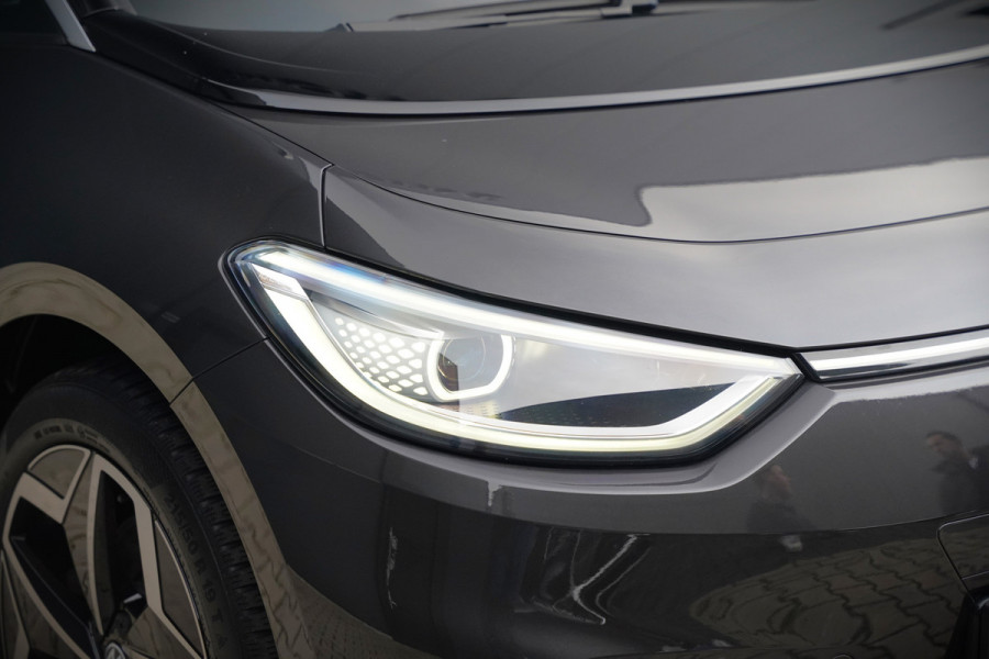 Volkswagen ID.3 First Plus 58 kWh | Stoelverwarming | Stuurverwarming | Camera | Adaptive Cruise Control | Navigatie | Keyless | Parkeersensoren | LED | Apple Carplay | NAP |