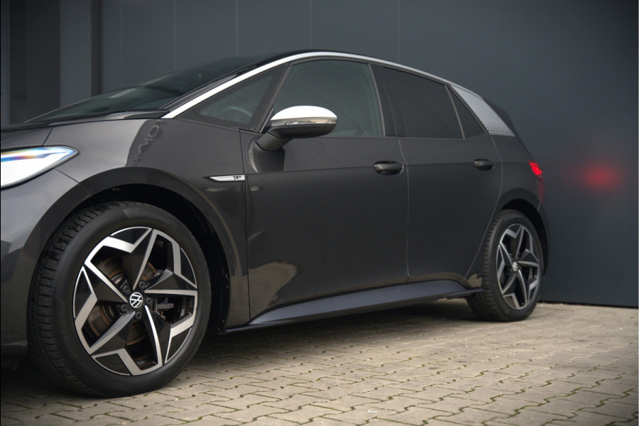 Volkswagen ID.3 First Plus 58 kWh | Stoelverwarming | Stuurverwarming | Camera | Adaptive Cruise Control | Navigatie | Keyless | Parkeersensoren | LED | Apple Carplay | NAP |