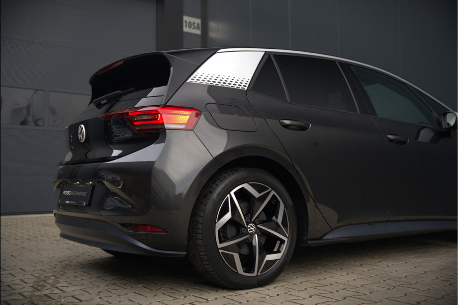 Volkswagen ID.3 First Plus 58 kWh | Stoelverwarming | Stuurverwarming | Camera | Adaptive Cruise Control | Navigatie | Keyless | Parkeersensoren | LED | Apple Carplay | NAP |
