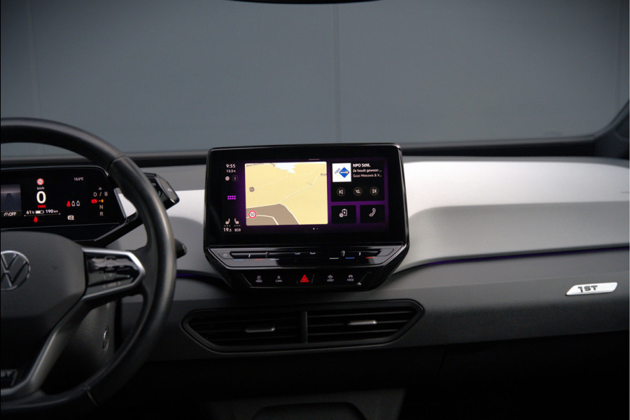 Volkswagen ID.3 First Plus 58 kWh | Stoelverwarming | Stuurverwarming | Camera | Adaptive Cruise Control | Navigatie | Keyless | Parkeersensoren | LED | Apple Carplay | NAP |