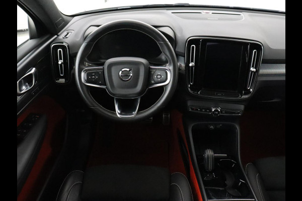Volvo XC40 Recharge P8 AWD R Design | Panoramadak | Trekhaak | Adaptive cruise | Harman/Kardon | Achterbankverwarming | 360 Camera | Carplay | Keyless