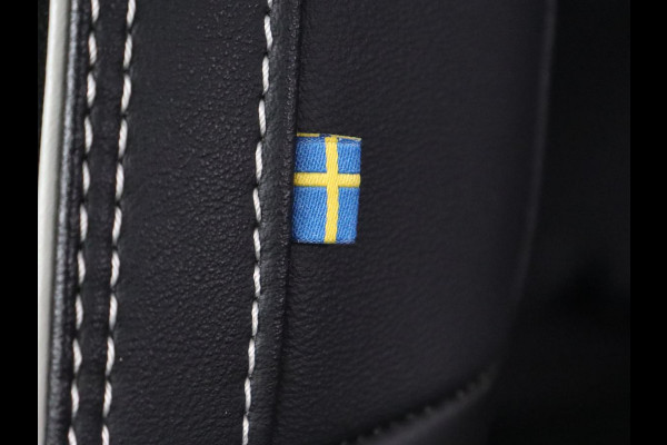 Volvo XC40 Recharge P8 AWD R Design | Panoramadak | Trekhaak | Adaptive cruise | Harman/Kardon | Achterbankverwarming | 360 Camera | Carplay | Keyless
