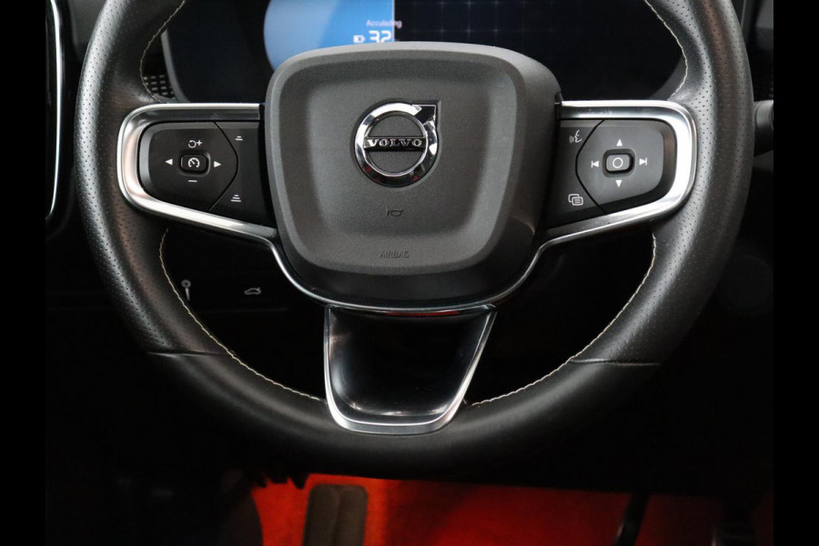 Volvo XC40 Recharge P8 AWD R Design | Panoramadak | Trekhaak | Adaptive cruise | Harman/Kardon | Achterbankverwarming | 360 Camera | Carplay | Keyless