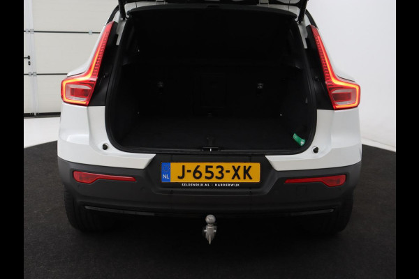 Volvo XC40 Recharge P8 AWD R Design | Panoramadak | Trekhaak | Adaptive cruise | Harman/Kardon | Achterbankverwarming | 360 Camera | Carplay | Keyless