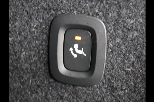 Volvo XC40 Recharge P8 AWD R Design | Panoramadak | Trekhaak | Adaptive cruise | Harman/Kardon | Achterbankverwarming | 360 Camera | Carplay | Keyless