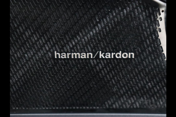 Volvo XC40 Recharge P8 AWD R Design | Panoramadak | Trekhaak | Adaptive cruise | Harman/Kardon | Achterbankverwarming | 360 Camera | Carplay | Keyless