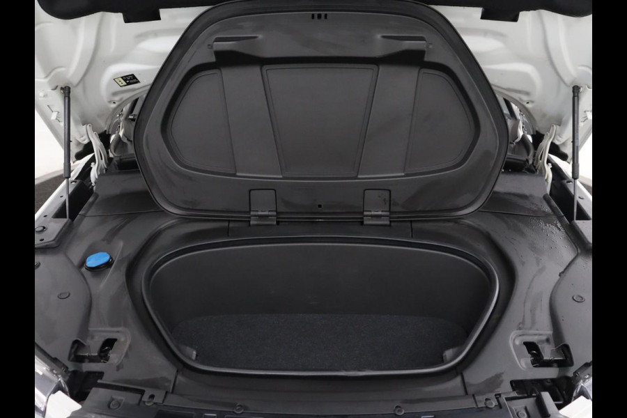 Volvo XC40 Recharge P8 AWD R Design | Panoramadak | Trekhaak | Adaptive cruise | Harman/Kardon | Achterbankverwarming | 360 Camera | Carplay | Keyless