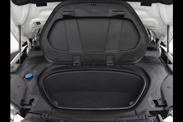 Volvo XC40 Recharge P8 AWD R Design | Panoramadak | Trekhaak | Adaptive cruise | Harman/Kardon | Achterbankverwarming | 360 Camera | Carplay | Keyless