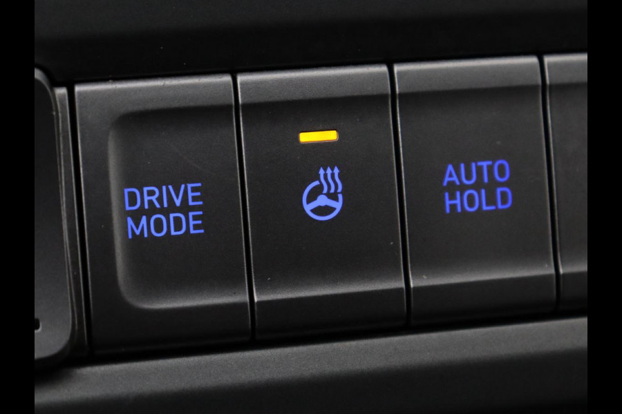 Hyundai Kona EV Premium 64 kWh | Leder | Stoelventilatie | Adaptive cruise | Wamtepomp | Head-Up | Camera | Carplay | Achterbankverwarming | Navigatie | Keyless