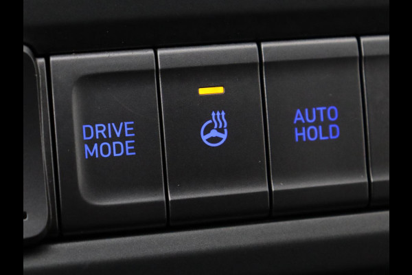 Hyundai Kona EV Premium 64 kWh | Leder | Stoelventilatie | Adaptive cruise | Wamtepomp | Head-Up | Camera | Carplay | Achterbankverwarming | Navigatie | Keyless