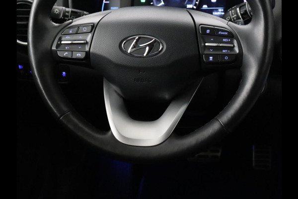 Hyundai Kona EV Premium 64 kWh | Leder | Stoelventilatie | Adaptive cruise | Wamtepomp | Head-Up | Camera | Carplay | Achterbankverwarming | Navigatie | Keyless