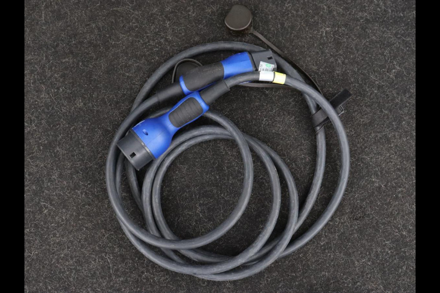 Hyundai Kona EV Premium 64 kWh | Leder | Stoelventilatie | Adaptive cruise | Wamtepomp | Head-Up | Camera | Carplay | Achterbankverwarming | Navigatie | Keyless