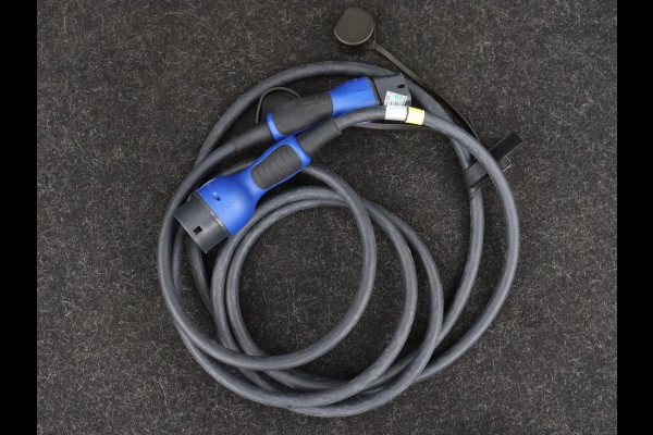 Hyundai Kona EV Premium 64 kWh | Leder | Stoelventilatie | Adaptive cruise | Wamtepomp | Head-Up | Camera | Carplay | Achterbankverwarming | Navigatie | Keyless