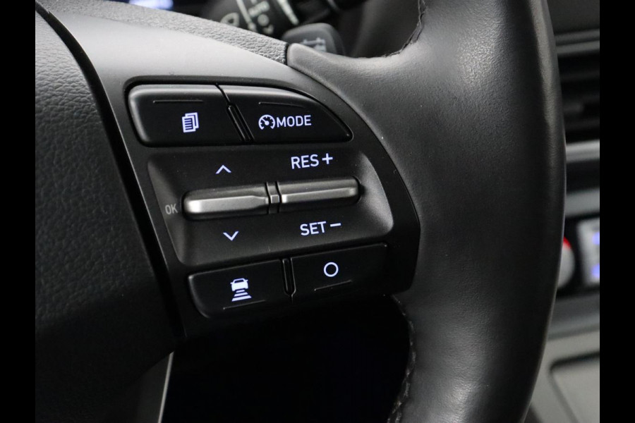 Hyundai Kona EV Premium 64 kWh | Leder | Stoelventilatie | Adaptive cruise | Wamtepomp | Head-Up | Camera | Carplay | Achterbankverwarming | Navigatie | Keyless