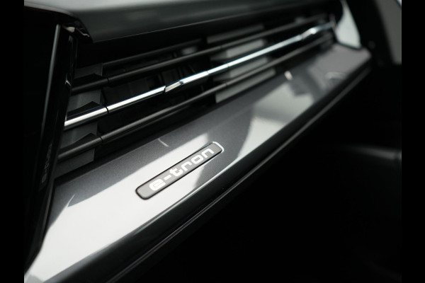 Audi Q4 Sportback e-tron 35 S edition 55 kWh 2 x S - Line INCL BTW | Adaptive Cruise | Camera | Sportstoelen Verwarmd | 20"L.M | Apple Carplay | Parkassist | Virtual | El. Achterklep |
