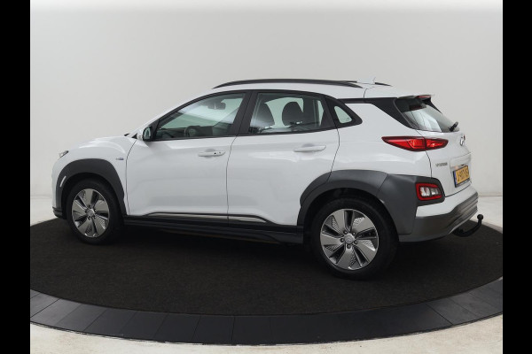 Hyundai Kona EV Comfort 64 kWh | Trekhaak | Adaptive cruise | Warmtepomp | Camera | Carplay | Keyless | Navigatie | Climate control