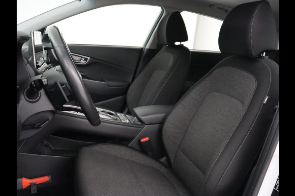 Hyundai Kona EV Comfort 64 kWh | Trekhaak | Adaptive cruise | Warmtepomp | Camera | Carplay | Keyless | Navigatie | Climate control