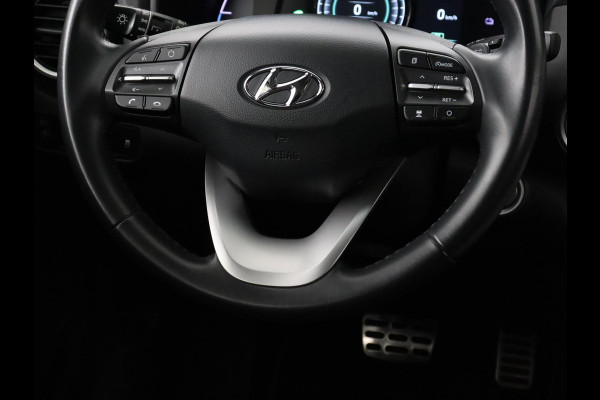 Hyundai Kona EV Comfort 64 kWh | Trekhaak | Adaptive cruise | Warmtepomp | Camera | Carplay | Keyless | Navigatie | Climate control