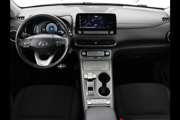 Hyundai Kona EV Comfort 64 kWh | Trekhaak | Adaptive cruise | Warmtepomp | Camera | Carplay | Keyless | Navigatie | Climate control