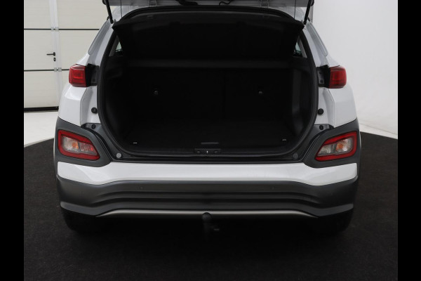 Hyundai Kona EV Comfort 64 kWh | Trekhaak | Adaptive cruise | Warmtepomp | Camera | Carplay | Keyless | Navigatie | Climate control