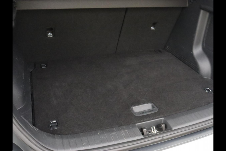 Hyundai Kona EV Comfort 64 kWh | Trekhaak | Adaptive cruise | Warmtepomp | Camera | Carplay | Keyless | Navigatie | Climate control