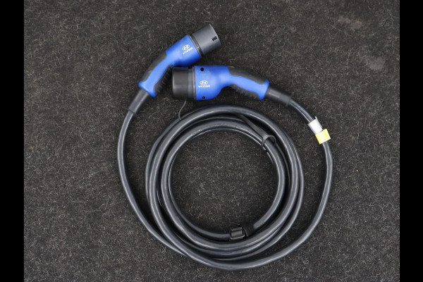 Hyundai Kona EV Comfort 64 kWh | Trekhaak | Adaptive cruise | Warmtepomp | Camera | Carplay | Keyless | Navigatie | Climate control