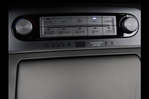 Hyundai Kona EV Comfort 64 kWh | Trekhaak | Adaptive cruise | Warmtepomp | Camera | Carplay | Keyless | Navigatie | Climate control