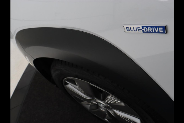 Hyundai Kona EV Comfort 64 kWh | Trekhaak | Adaptive cruise | Warmtepomp | Camera | Carplay | Keyless | Navigatie | Climate control