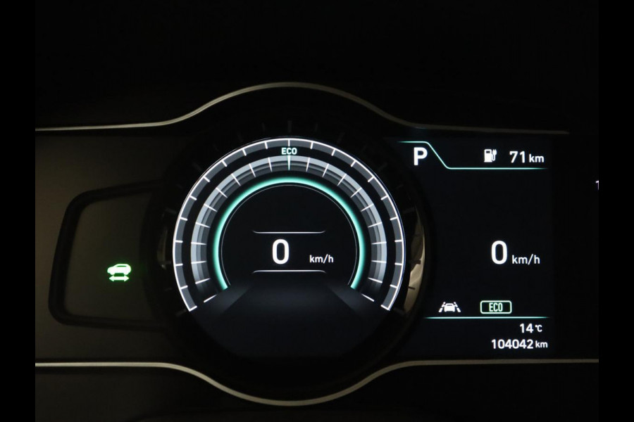 Hyundai Kona EV Comfort 64 kWh | Trekhaak | Adaptive cruise | Warmtepomp | Camera | Carplay | Keyless | Navigatie | Climate control