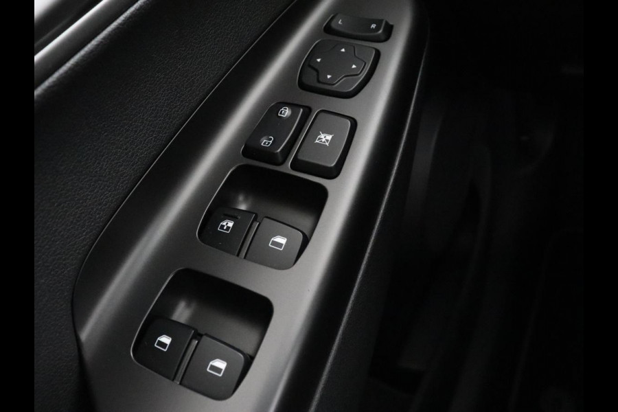 Hyundai Kona EV Comfort 64 kWh | Trekhaak | Adaptive cruise | Warmtepomp | Camera | Carplay | Keyless | Navigatie | Climate control