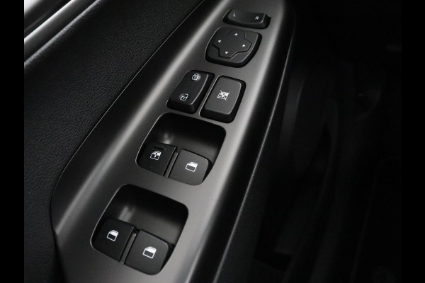 Hyundai Kona EV Comfort 64 kWh | Trekhaak | Adaptive cruise | Warmtepomp | Camera | Carplay | Keyless | Navigatie | Climate control