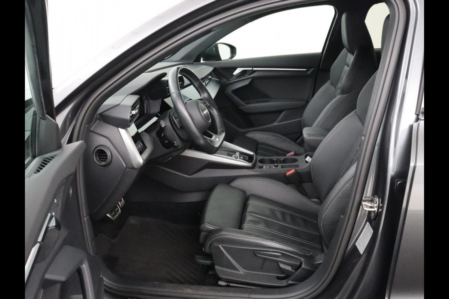 Audi A3 30 TFSI S edition | Leder | Virtual Cockpit | Carplay | Sportstoelen | Full LED | DAB | Climate control | Parkeerhulp | Navigatie | Cruise control