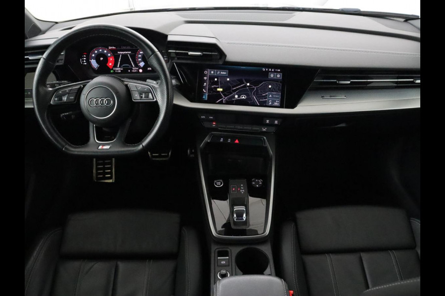 Audi A3 30 TFSI S edition | Leder | Virtual Cockpit | Carplay | Sportstoelen | Full LED | DAB | Climate control | Parkeerhulp | Navigatie | Cruise control