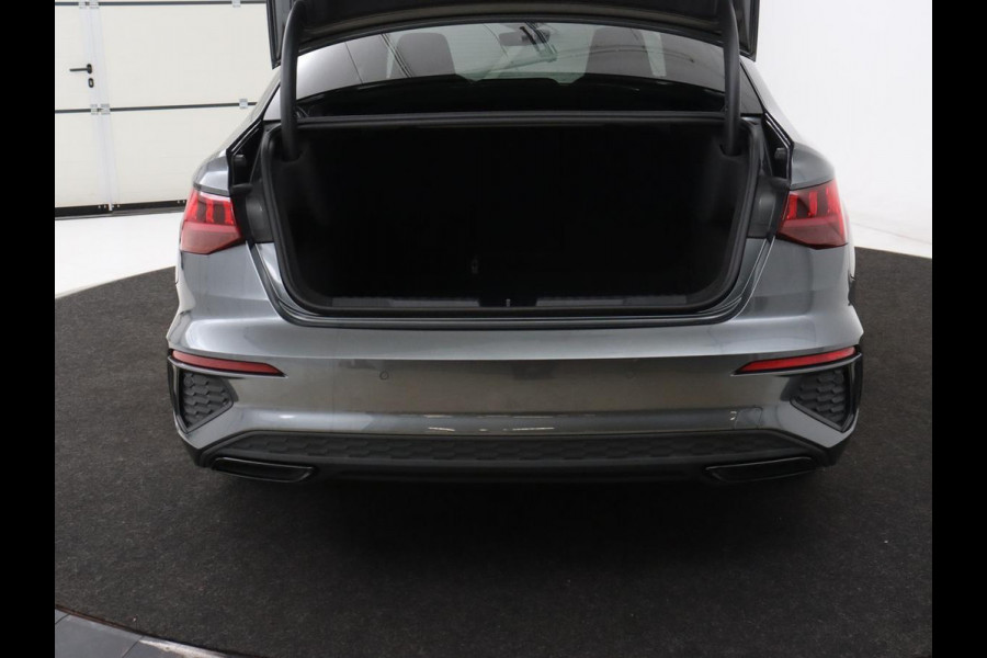 Audi A3 30 TFSI S edition | Leder | Virtual Cockpit | Carplay | Sportstoelen | Full LED | DAB | Climate control | Parkeerhulp | Navigatie | Cruise control
