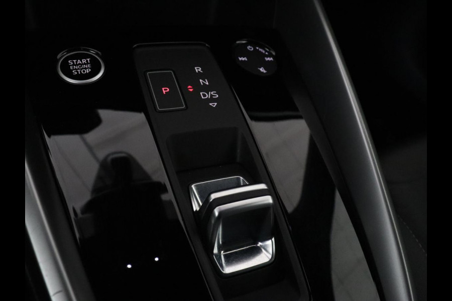 Audi A3 30 TFSI S edition | Leder | Virtual Cockpit | Carplay | Sportstoelen | Full LED | DAB | Climate control | Parkeerhulp | Navigatie | Cruise control