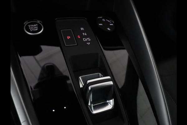 Audi A3 30 TFSI S edition | Leder | Virtual Cockpit | Carplay | Sportstoelen | Full LED | DAB | Climate control | Parkeerhulp | Navigatie | Cruise control