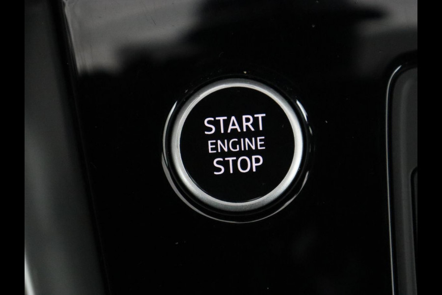 Audi A3 30 TFSI S edition | Leder | Virtual Cockpit | Carplay | Sportstoelen | Full LED | DAB | Climate control | Parkeerhulp | Navigatie | Cruise control