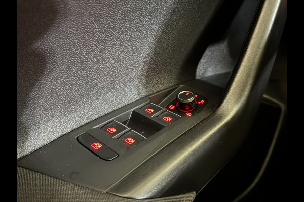 Volkswagen Polo TSI 95PK R-LINE VIRTUAL/CARPLAY/PANORAMADAK