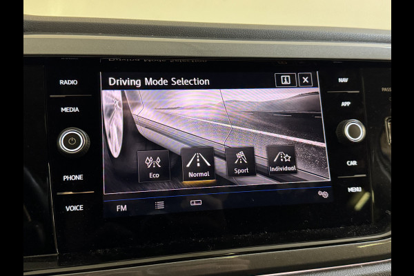 Volkswagen Polo TSI 95PK R-LINE VIRTUAL/CARPLAY/PANORAMADAK