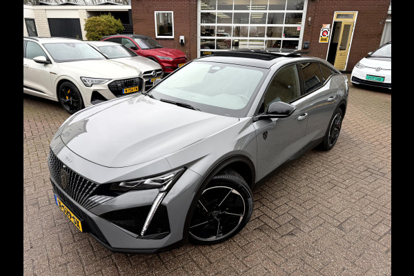 Peugeot 408 1.2 130pk GT Panoramadak, 360 camera, 19''Lmv, Focal audio