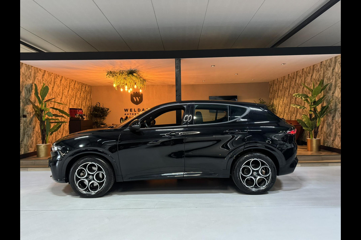 Alfa Romeo Tonale 1.5T Hybrid Ti Garantie StuurVW StoelVW Camera Adoptieve Cruise Elek Achterklep Navi Clima Led Dab Rijklaar