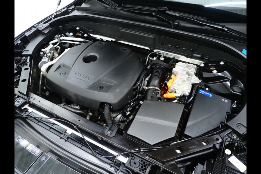 Volvo XC60 2.0 T6 Plug-in Hybrid AWD Plus Dark Long Range | Panoramadak | Leder | Camera | Keyless | Memory | Virtual | DAB | Carplay
