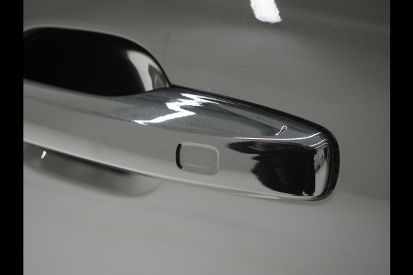 Volvo XC60 2.0 T6 Plug-in Hybrid AWD Plus Dark Long Range | Panoramadak | Leder | Camera | Keyless | Memory | Virtual | DAB | Carplay