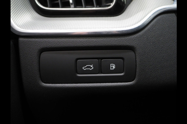 Volvo XC60 2.0 T6 Plug-in Hybrid AWD Plus Dark Long Range | Panoramadak | Leder | Camera | Keyless | Memory | Virtual | DAB | Carplay