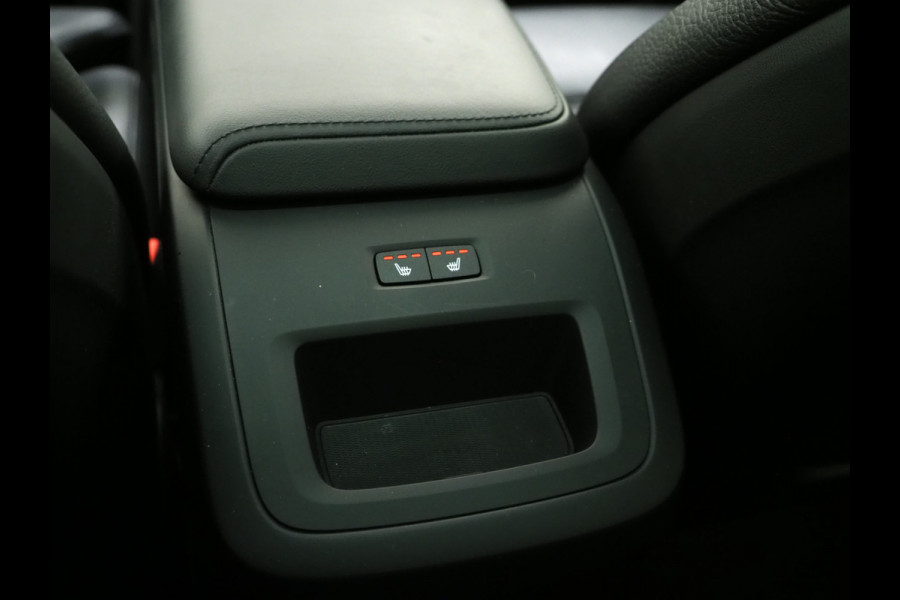 Volvo XC60 2.0 T6 Plug-in Hybrid AWD Plus Dark Long Range | Panoramadak | Leder | Camera | Keyless | Memory | Virtual | DAB | Carplay